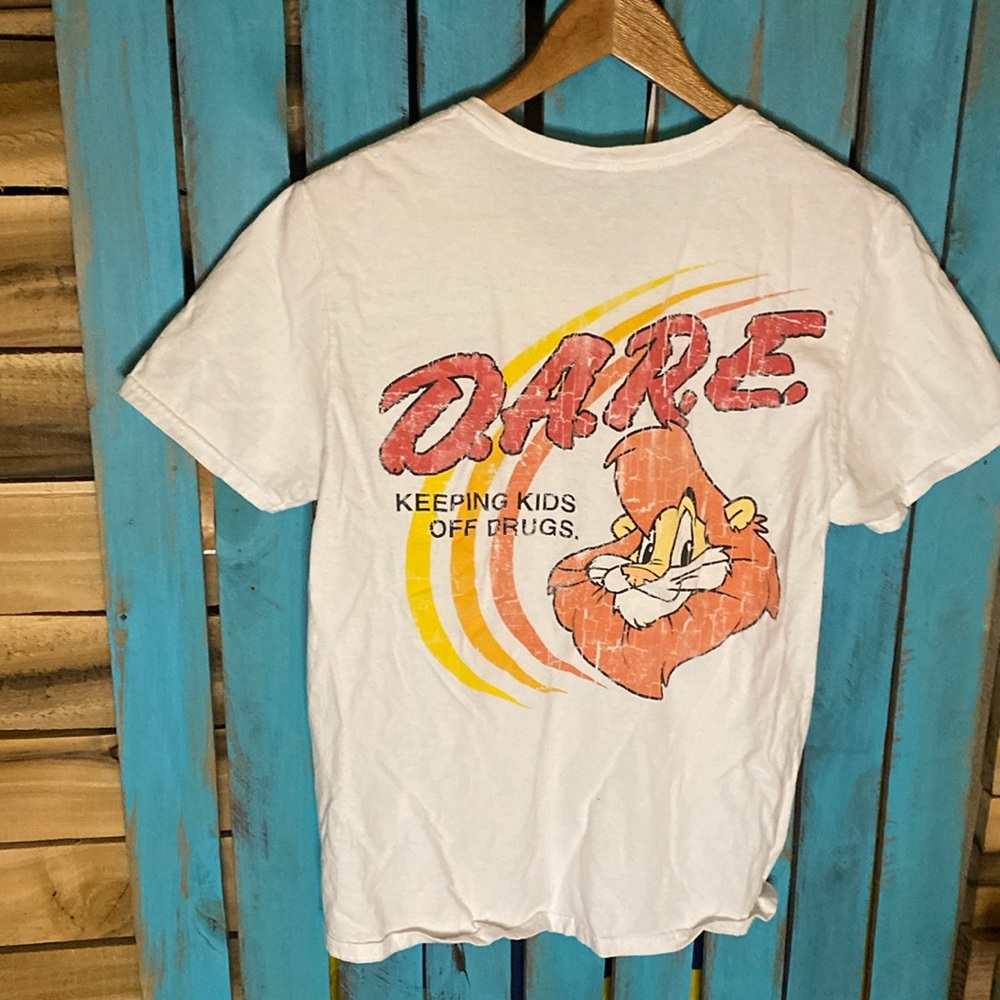 Vintage Y2K Dare t shirt Daren the Lion size medium white distressed